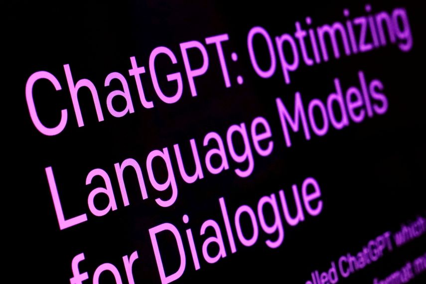 ChatGPT, que fue lanzado en noviembre del año pasado, ha tenido una rápida aceptación de los usuarios, quienes han quedado impresionados por su capacidad para responder a preguntas difíciles, escribir sonetos e incluso pasar exámenes.
