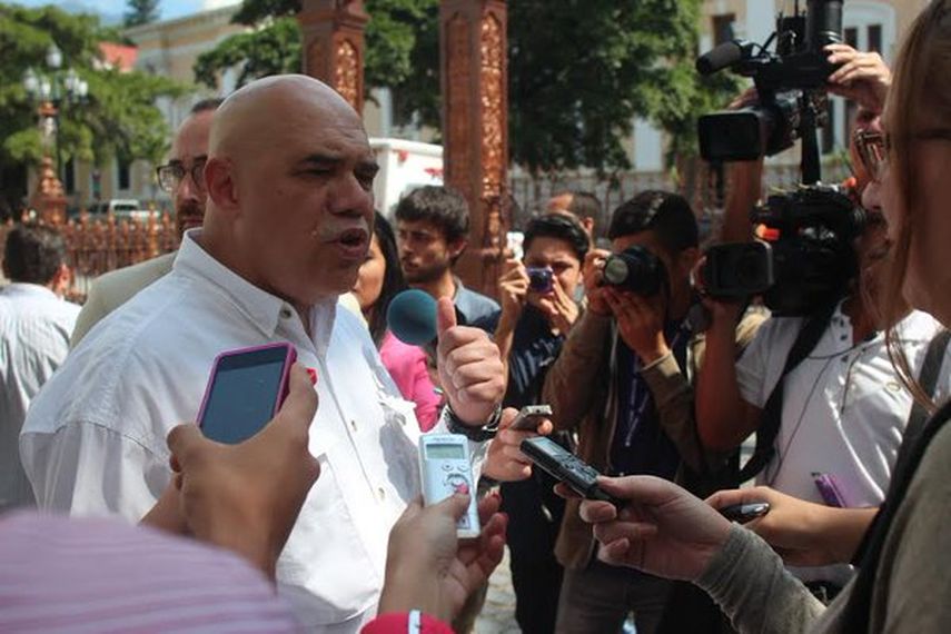 Torrealba añadió que los tres murieron por impacto de bala en medio de protestas por falta de alimentos en distintas localidades de Venezuela (ARCHIVO)