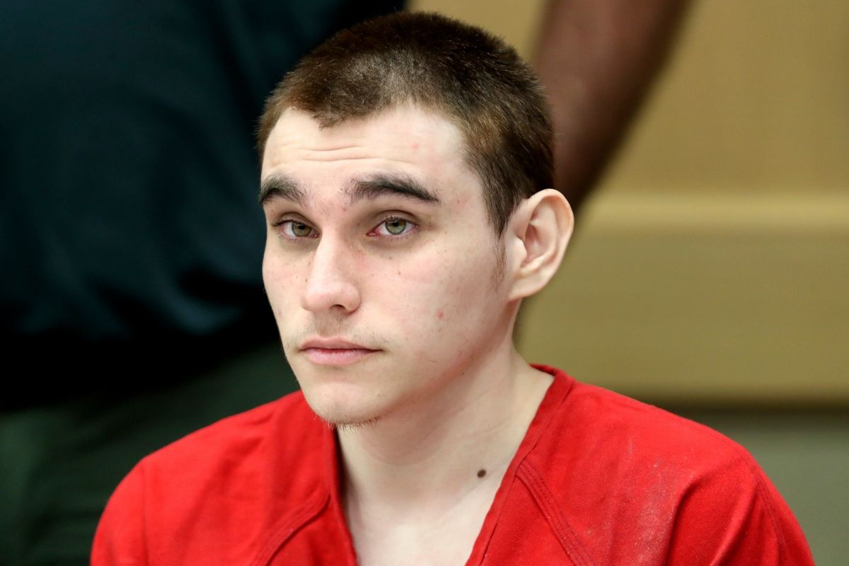 Fotografía de archivo del 10 de diciembre de 2019 de Nikolas Cruz, acusado de un tiroteo en una escuela secundaria de Parkland, durante una audiencia en Fort Lauderdale, Florida. Fotografía de archivo del 10 de diciembre de 2019 de Nikolas Cruz, acusado de un tiroteo en una escuela secundaria de Parkland, durante una audiencia en Fort Lauderdale, Florida.