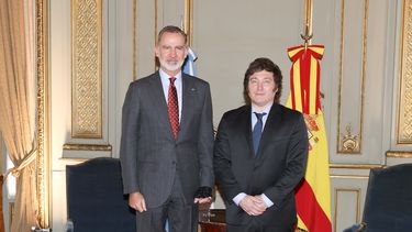 El Rey Felipe VI junto al presidente electo de Argentina, Javier Milei.