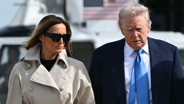 El presidente Donald J. Trump y su esposa Melania momentos antes de tomar el Air Force One hacia Roma.