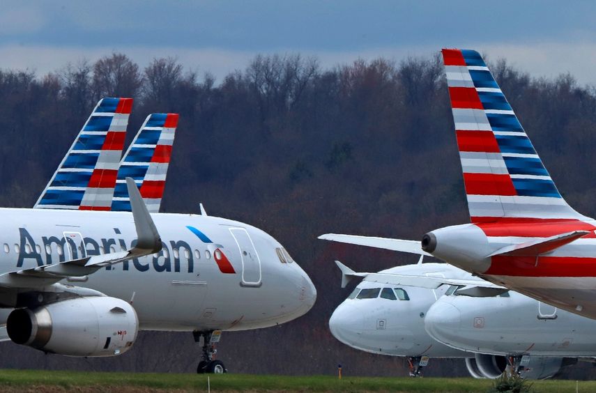 American Airlines comenzará a reservar vuelos a plena capacidad a partir del miércoles, 1 de julio. Eso contrasta marcadamente con sus rivales, incluyendo Delta, que limitan las reservaciones para crear espacio entre los pasajeros