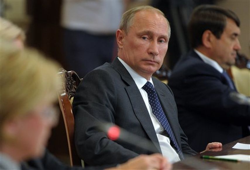 Putin ordenó el miércoles 6 de agosto reducir las importaciones agrícolas procedentes de las naciones que impusieron sanciones a Rusia. (Foto AP/RIA-Novosti, Alexei Druzhinin, Servicio Presidencial de Prensa)