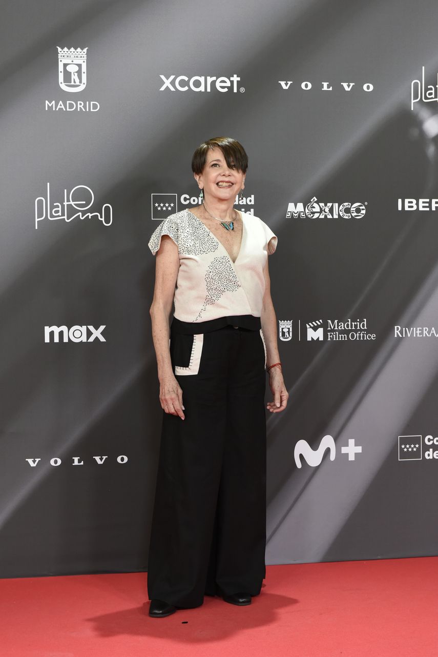La actriz Sol Carballo llega a la alfombra roja de la XII edición de los Premios Platino.