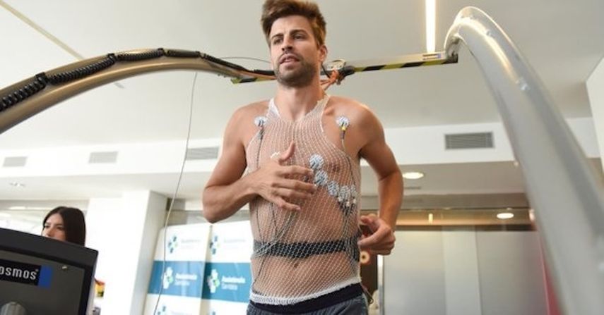 &nbsp;Gerard Piqué, del FC Barcelona, durante unas pruebas físicas y médicas .&nbsp;
