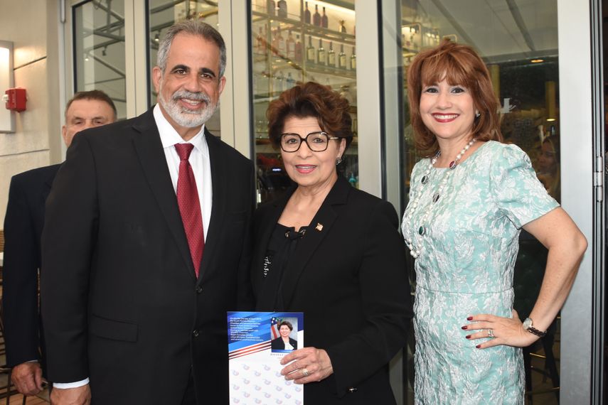 Ralph González Jacobo,&nbsp;Jovita Carranza y&nbsp;Liliam M. López.