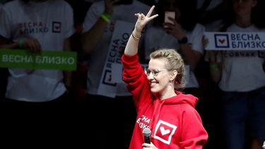 &nbsp;La revista Forbes calcula sus ingresos en 2.1 millones de dólares al año.