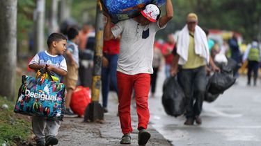 La crisis en la que el régimen de Maduro ha sumido a la nación caribeña ha obligado a cientos de familias venezolanas a buscar refugio en Colombia y en otros países como Ecuador y Perú.