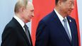 En esta fotografía compartida por la agencia estatal rusa Sputnik, el presidente de Rusia, Vladimir Putin (izq.), camina con el presidente de China, Xi Jinping, durante la cumbre de la Organización de Cooperación de Shanghái (OCS) en Tianjin el 1 de septiembre de 2025. En esta fotografía compartida por la agencia estatal rusa Sputnik, el presidente de Rusia, Vladimir Putin (izq.), camina con el presidente de China, Xi Jinping, durante la cumbre de la Organización de Cooperación de Shanghái (OCS) en Tianjin el 1 de septiembre de 2025.