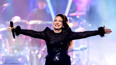 Gloria Estefan se presenta en el escenario durante los American Music Awards 2025 en el Teatro BleauLive del Fontainebleau Las Vegas el 26 de mayo de 2025 en Las Vegas, Nevada. 