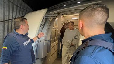 Fabio Ochoa, uno de los fundadores del El Cartel de Medellín, el capo de la cocaína de Colombia y exasociado de Pablo Escobar, fue deportado a Colombia el 23 de diciembre, después de cumplir más de dos décadas en una prisión estadounidense. 