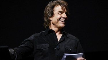 El actor Tom Cruise habla durante la presentación CinemaCon 2025 de Paramount Pictures en Las Vegas.  