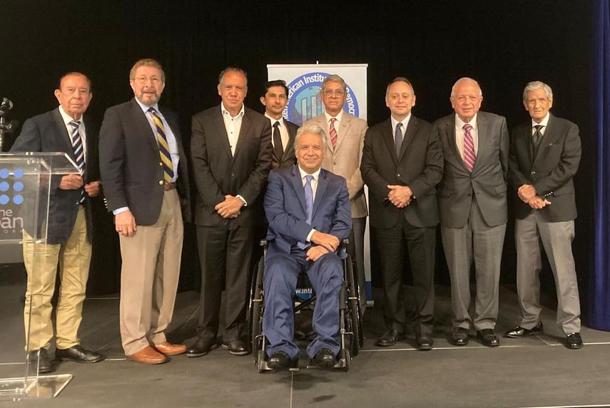 Lenin Moreno aborda retos de la democracia en América Latina.