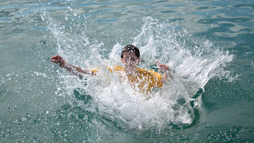 Hay que tener mucho cuidado con menores cerca del agua.
