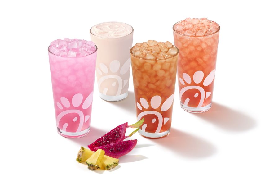 Nuevas bebidas: limonada frosted de piña pitaya, limonada de piña pitaya, té frío de piña pitaya y sunjoy de piña pitaya.