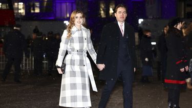 La princesa Beatriz de Gran Bretaña y Edoardo Mapelli Mozzi asisten a la misa de villancicos Together At Christmas en la Abadía de Westminster, en Londres, el 15 de diciembre de 2022.