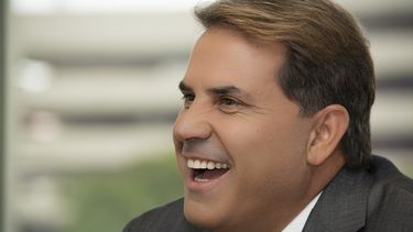 “Tengo el ritmo, la manera de pensar y la pasión latina. Entiendo el corazón de esta comunidad”, comentó Rick Sanchez durante la entrevista. (FOTO: YENDER HERNÁNDEZ)