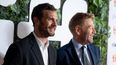 El actor Jamie Dornan (izquierda) y el director y actor inglés Kenneth Branagh llegan para la presentación de gala de Belfast en el Festival Internacional de Cine de Toronto en el Roy Thomson Hall el 12 de septiembre de 2021 en Toronto, Ontario.