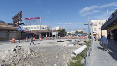 Aspecto de las obras de reconstrucci&oacute;n de la calle Flagler, en Miami.