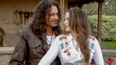 Pasión de Gavilanes II es protagonizada por Danna García,&nbsp; Mario Cimarro, Juan Alfonso Baptista, Natasha Klauss, Paola Rey, Zharick León y Kristina Lilley, con la participación especial de Michel Brown y Sergio Goyr