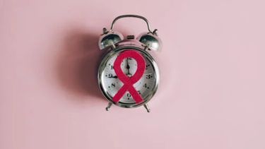 En la detección precoz del cáncer de mama, aparte de la mamografía, son importantes la evaluación anual con el especialista y la autoevaluación