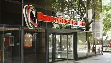 Los expulsados del Banco, en su mayoría de oficinas de Caracas y los estados&nbsp;Anzoátegui, Lara y Zulia,&nbsp;acudieron a las inspectorías del trabajo para reclamar el reenganche