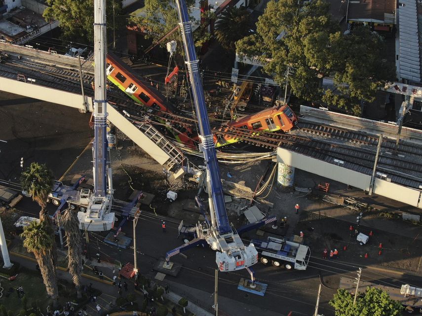 Defectos y desgaste en viaducto, entre hipótesis sobre accidente del metro en México