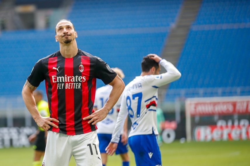 En foto del 3 de abril del 2021, Zlatan Ibrahimovic reacciona durante el encuentro entre el Milan y la Sampdoria&nbsp;