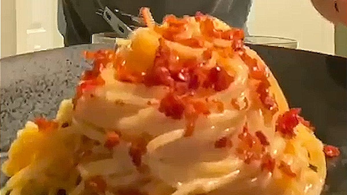 Receta del chef James Pasta a la carbonara con tocino