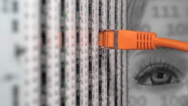 La trasnacional española Telefónica reveló solicitudes de interceptaciones de más de 1.5 millones de sus líneas de telefonía y accesos a internet en Venezuela en 2021.&nbsp;