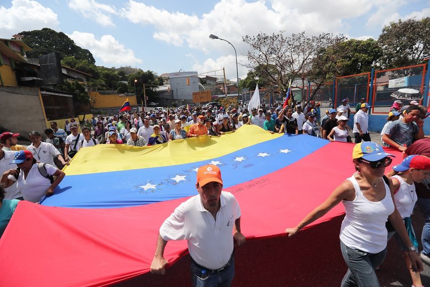 Múltiples concentraciones se celebran en Venezuela en apoyo a Juan Guaidó, quien ingresó este lunes por el aeropuerto Internacional de Maiquetía.&nbsp;