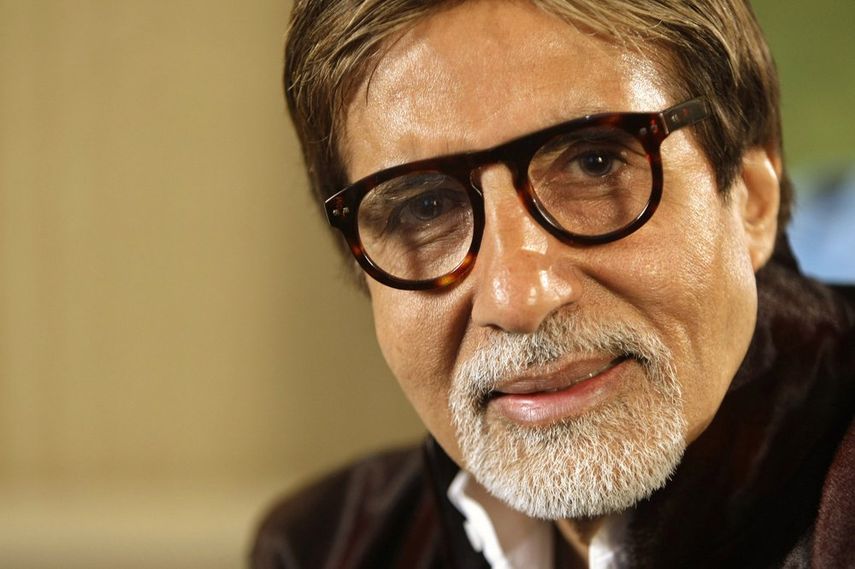 En esta foto de archivo del 10 de noviembre de 2009, la leyenda de Bollywood Amitabh Bachchan habla durante una entrevista en Londres. Bachchan dio positivo por COVID-19 y fue hospitalizado en Mumbai, la capital financiera y de entretenimiento de la India.&nbsp;