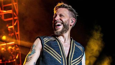 noel schajris se desnuda en el teresa carreno de caracas