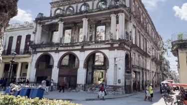 Captura de pantalla de un video DDC TV que muestra el estado del hotel Isla de Cuba, en La Habana. 