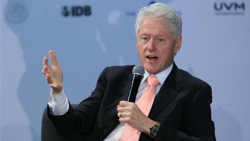 Clinton se encontraba viajando en el país del este africano para visitar una serie de proyectos. (EFE) 