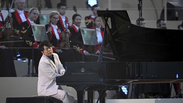 El pianista chino Lang Lang durante su presentación en un concierto en el Castillo de Windsor, Inglaterra, para celebrar la coronación del rey Carlos III de Gran Bretaña el domingo 7 de mayo de 2023.&nbsp;