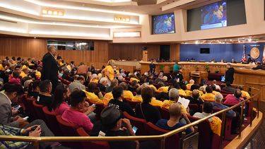 Vista parcial del pleno de la Comisión de Miami-Dade.