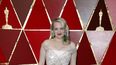 La actriz Elisabeth Moss arriba a la pasada edición de los Premios Oscar.&nbsp;