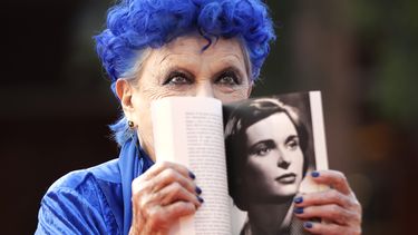 En esta fotograf&iacute;a de archivo del 23 de octubre de 2019 la actriz Luc&iacute;a Bos&eacute; llega a la alfombra roja de la presentaci&oacute;n del libro Luc&iacute;a Bos&eacute;. Una biograf&iacute;a de Roberto Liberatori, en la 14a edici&oacute;n del Festival de Cine de Roma el 23 de octubre de 2019. El hijo mayor de Bos&eacute;, el cantante Miguel Bos&eacute; inform&oacute; el lunes 23 de marzo de 2020 el fallecimiento de Luc&iacute;a Bos&eacute;.&nbsp;