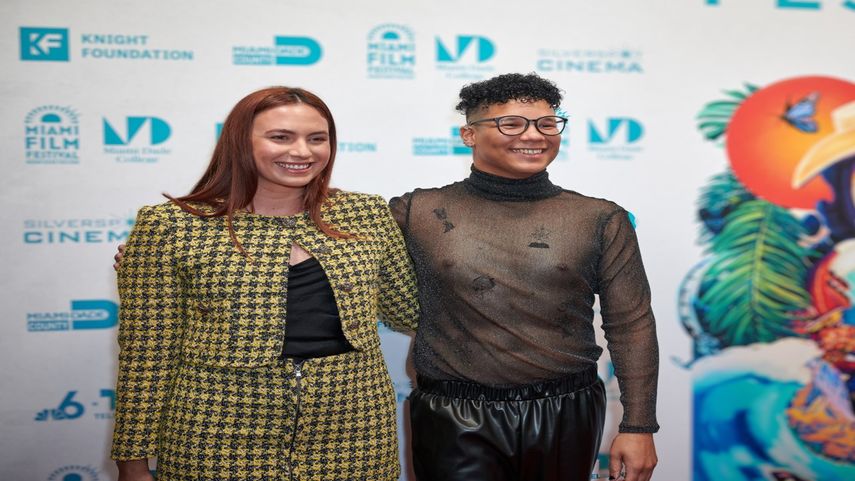 La productora Lisbet Polinario y el cineasta Hansel Porras en la 40ma edición del Festival de Cine de Miami, que se celebra en la ciudad desde el 3 hasta el 12 de marzo de 2023.
