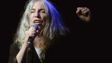 la cantante destacó el altruismo de la joven y su valentía.