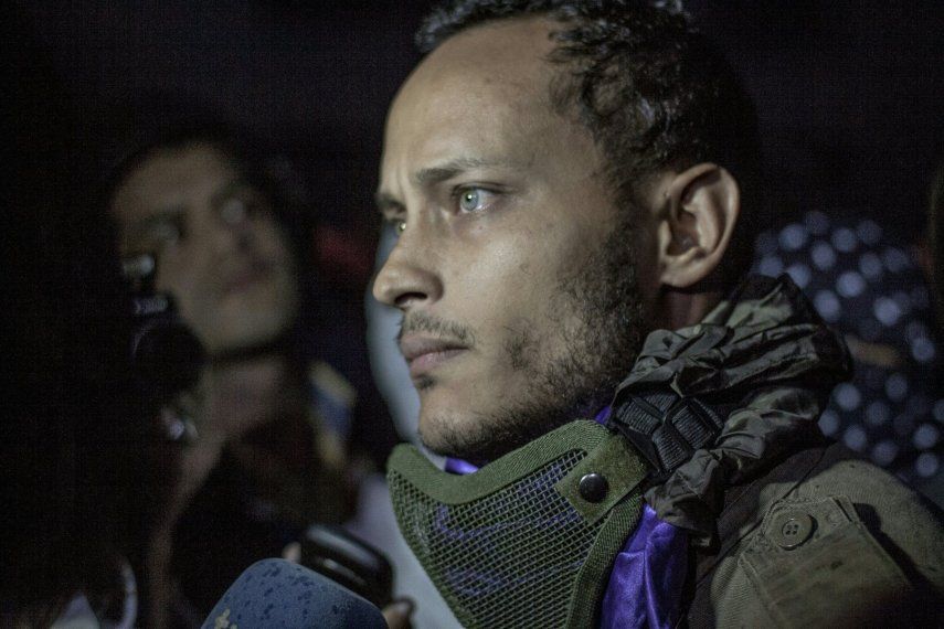 El policía venezolano Oscar Pérez (asesinado por el régimen de Nicolás Maduro)&nbsp; en una protesta antigubernamental en Caracas el 13 de julio de 2017