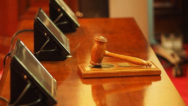 Imagen referencial de un salón judicial.&nbsp;