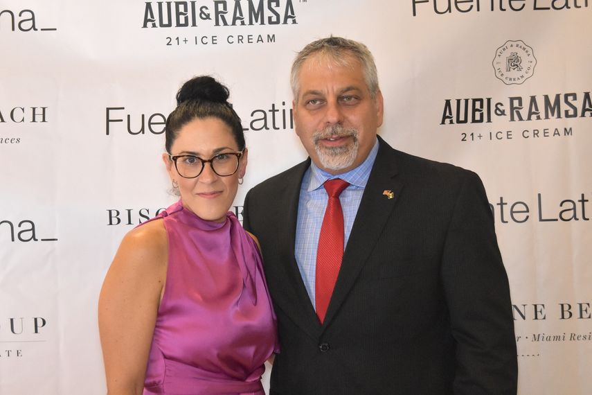 Leah Soibel y Lior Haiat, c&oacute;nsul general de Israel.