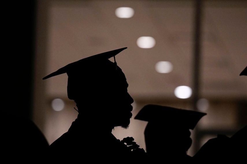 &nbsp;Un estudiante del Morehouse College participa en la ceremonia de graduación de la universidad, el 19 de mayo de 2024, en Atlanta.