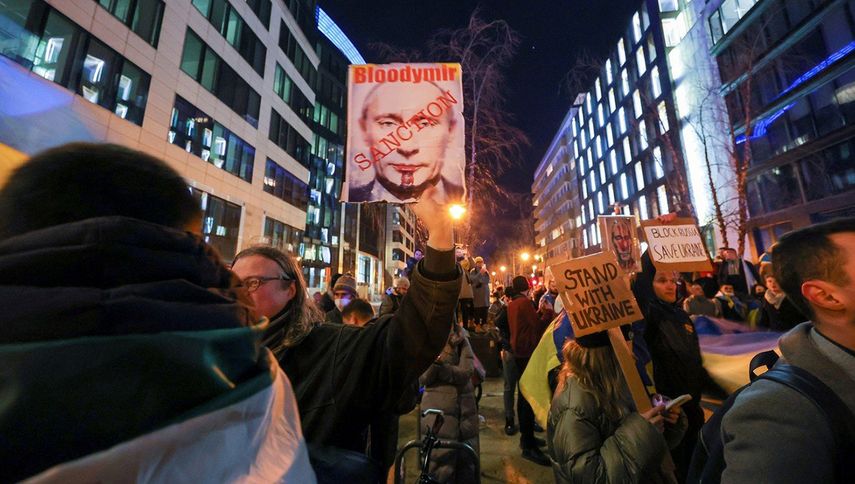 Bruselas, la capital política de la Unión Europea, pide más sanciones contra Rusia.