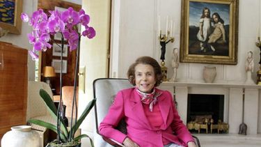 De acuerdo con la clasificación de la revista&nbsp;Forbes&nbsp;del pasado mes de marzo, era la décimo cuarta fortuna mundial y la primera de la lista con 39.500 millones de dólares.