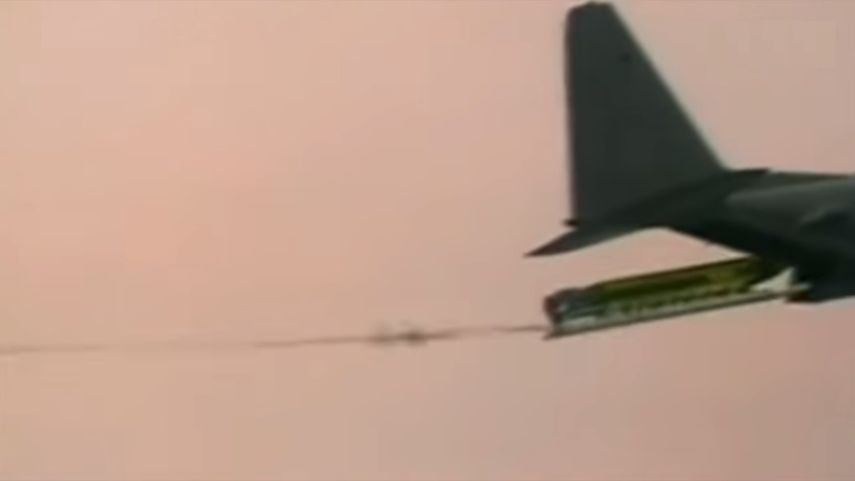 Estados Unidos usó este 13 de abril de 2017, por primera vez en un conflicto, la mayor bomba no-nuclear, la llamada Madre de todas las bombas, al arrojarla contra un complejo de túneles del Estado Islámico en la provincia de Nangarhar, Afganistán.