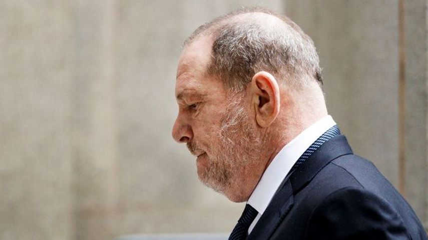 El productor se enfrenta a los cargos presentados dos mujeres, una que lo acusa de haberla violado en un hotel de Manhattan en 2013 y otra que asegura que Weinstein le forzó a dejarse hacer sexo oral.