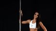 La artista venezolana de performance aéreo Gabriela Tenorio.&nbsp;